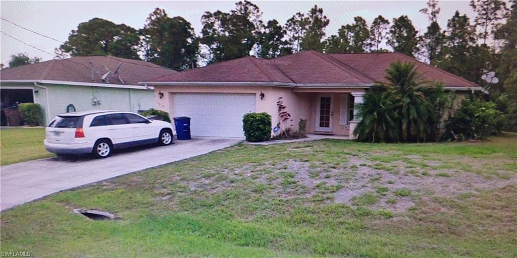 2812 38th ST W LEHIGH ACRES, FL 33971