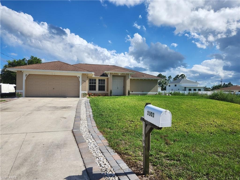 3303 42nd ST SW LEHIGH ACRES, FL 33976