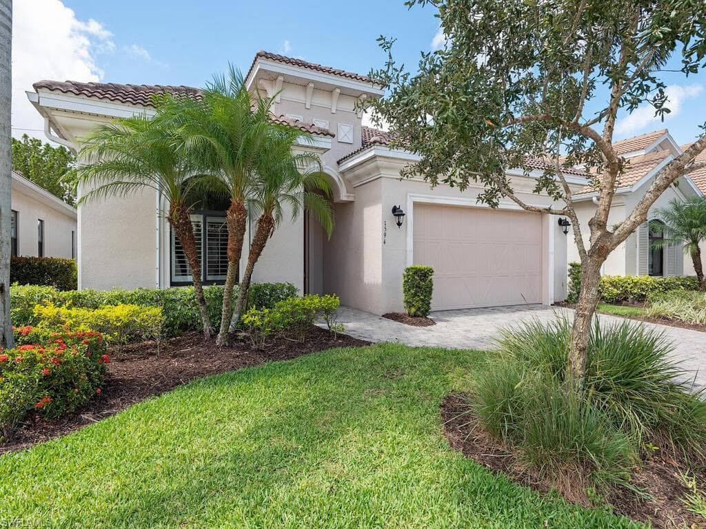 1594 Serrano CIR NAPLES, FL 34105