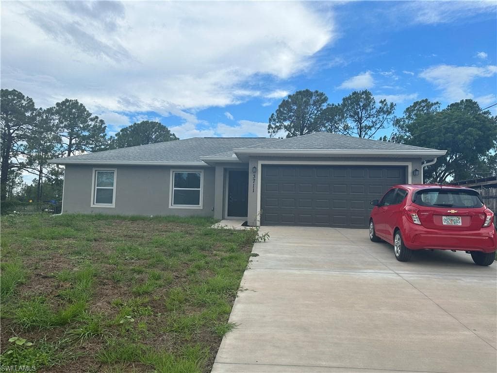 3711 41st ST SW LEHIGH ACRES, FL 33976