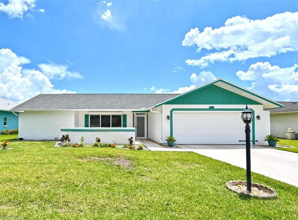 140 Fleur De Lis LN NAPLES, FL 34112