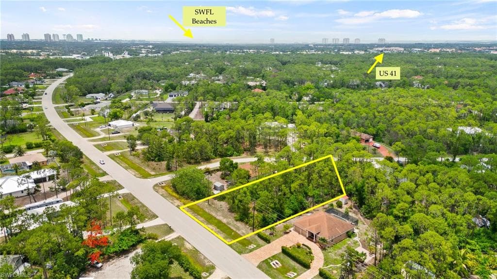 9751 Strike LN BONITA SPRINGS, FL 34135