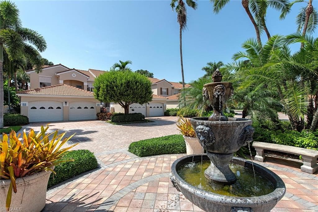8400 Excalibur CIR C3 NAPLES, FL 34108