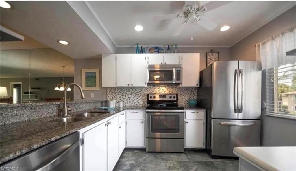 142 Palm DR 8 NAPLES, FL 34112