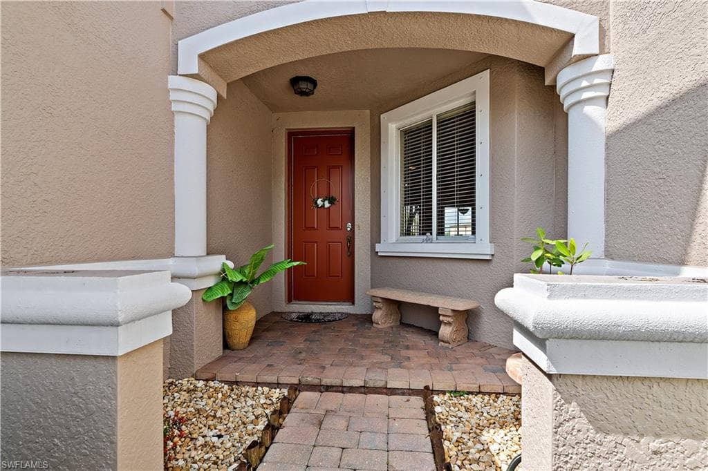 9995 Chiana CIR FORT MYERS, FL 33905