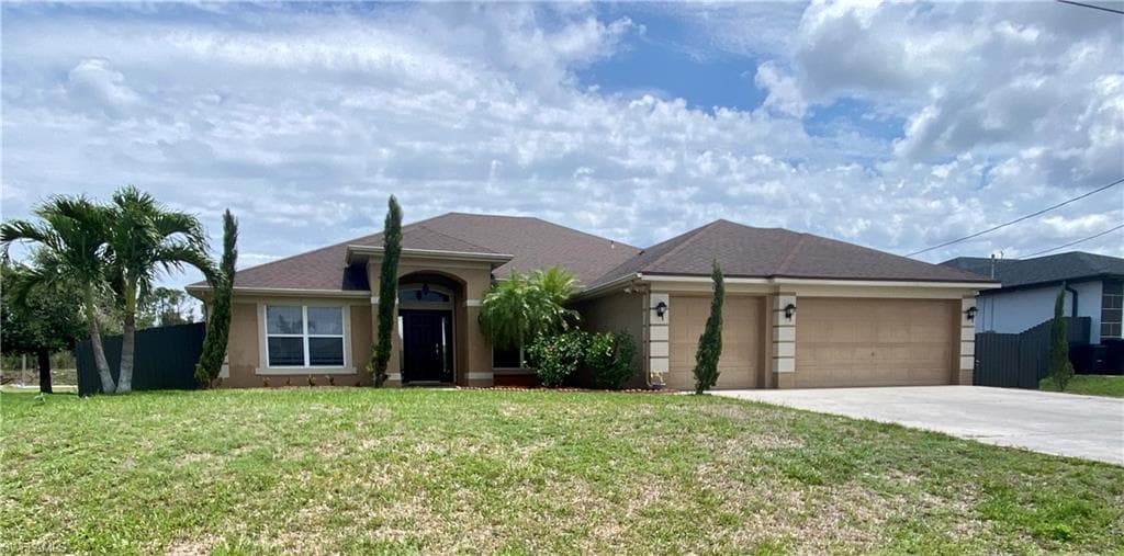 817 NE 44th LN CAPE CORAL, FL 33909