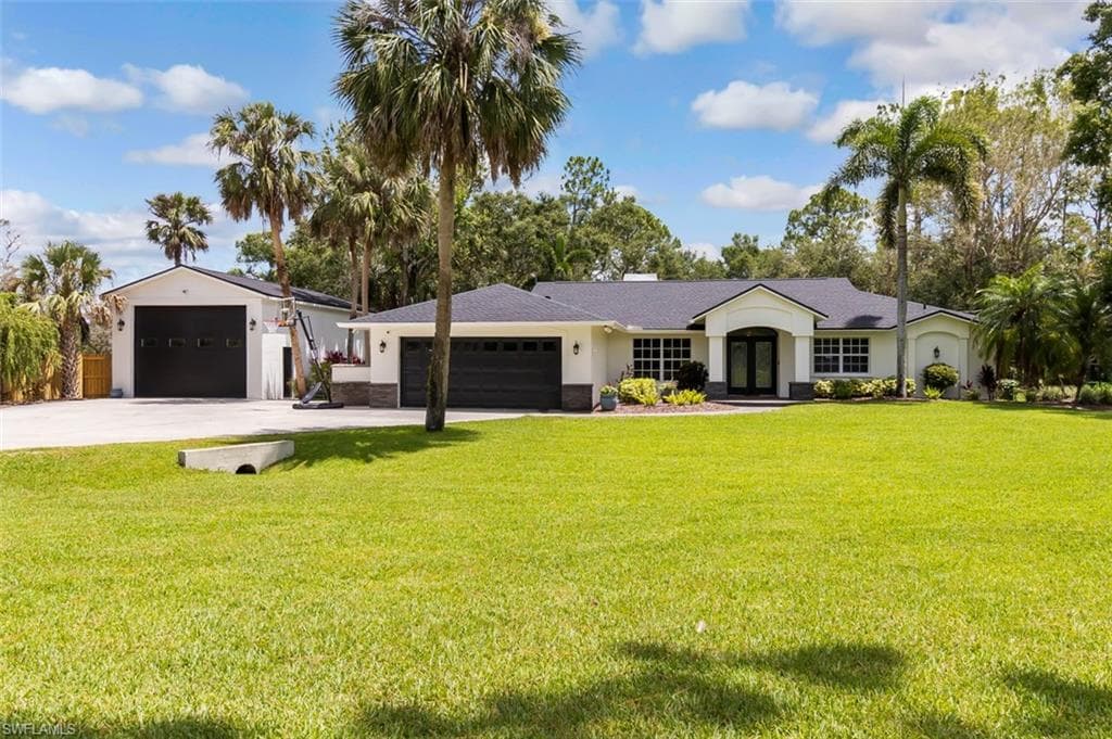 15051 Orange River RD FORT MYERS, FL 33905