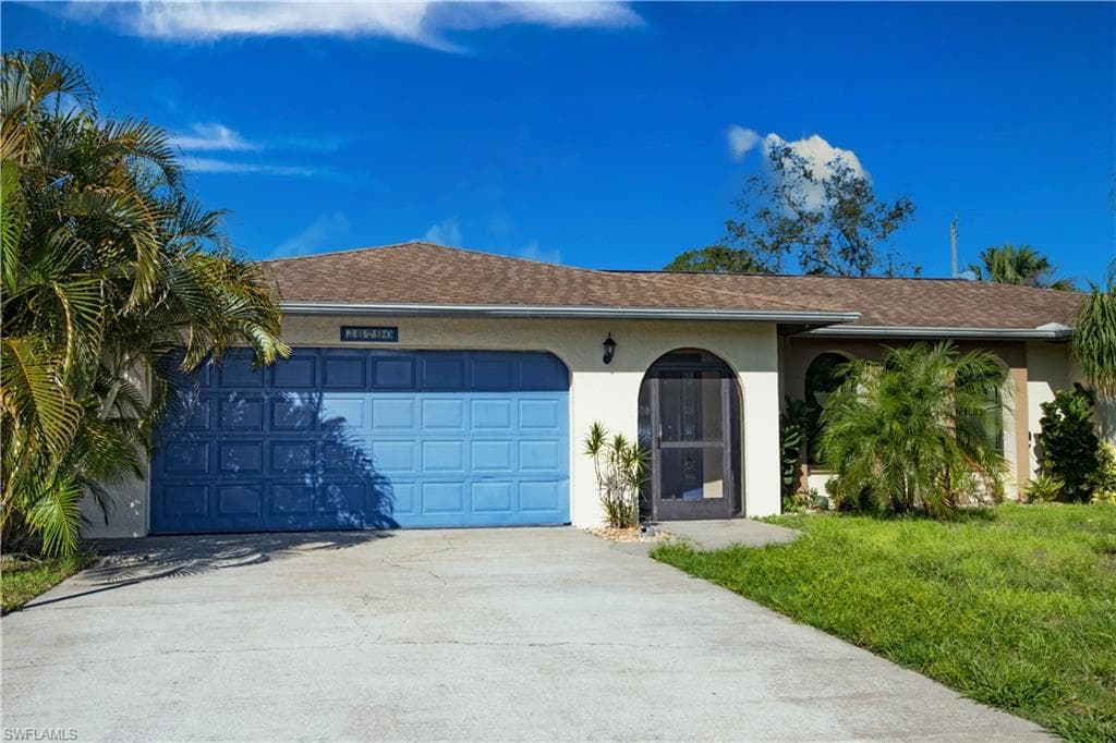 26790 St Thomas DR BONITA SPRINGS, FL 34135