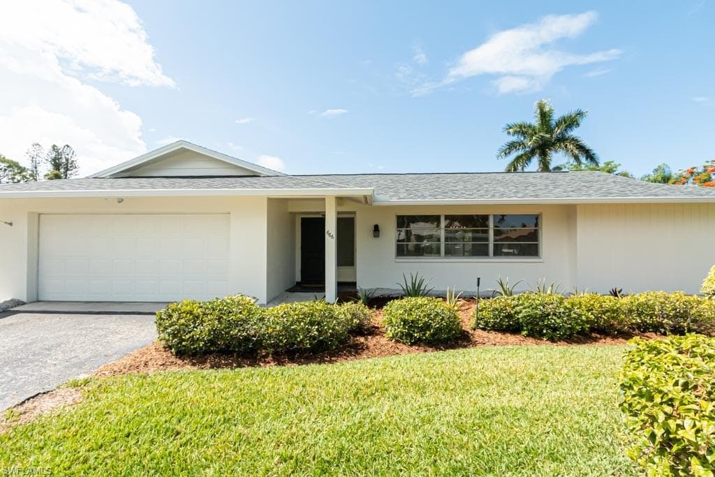 666 Pompano DR NAPLES, FL 34110
