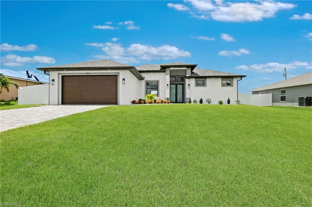 922 NW 8th TER CAPE CORAL, FL 33993