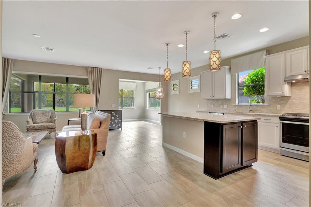 7370 Mockingbird CT NAPLES, FL 34114