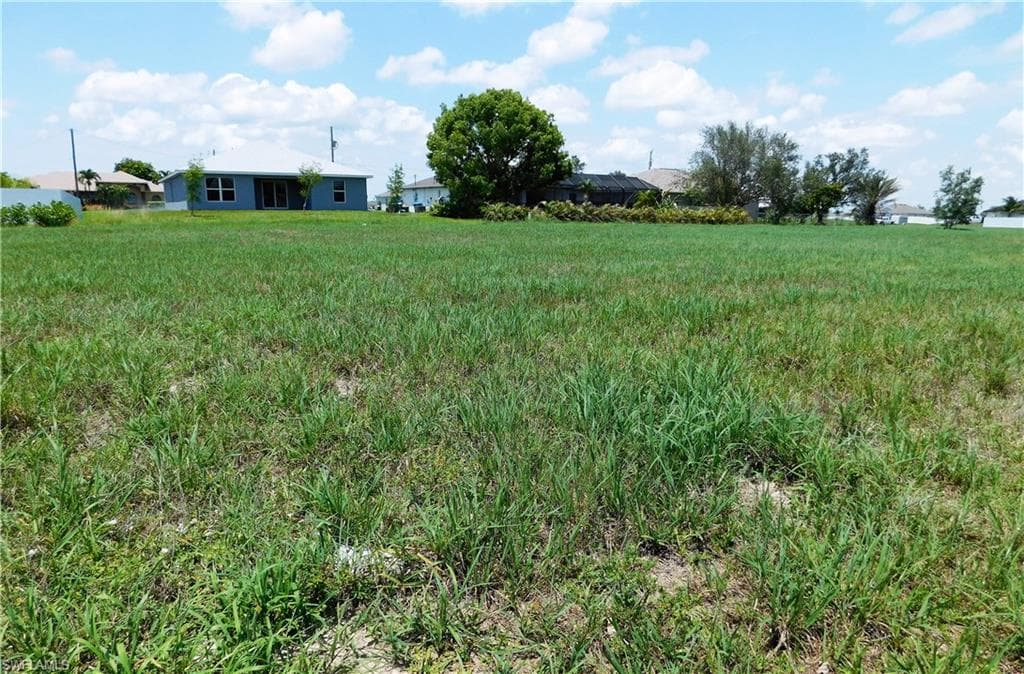1827 Embers PKWY W CAPE CORAL, FL 33993