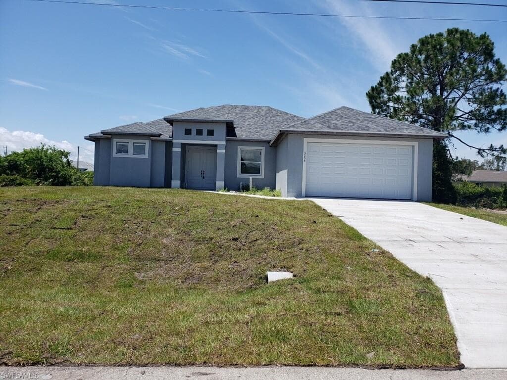 3205 39th ST SW LEHIGH ACRES, FL 33976