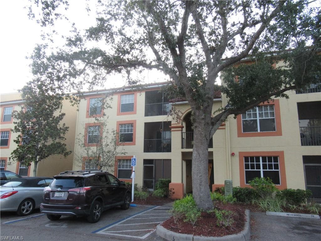 7935 Preserve CIR 413 NAPLES, FL 34119