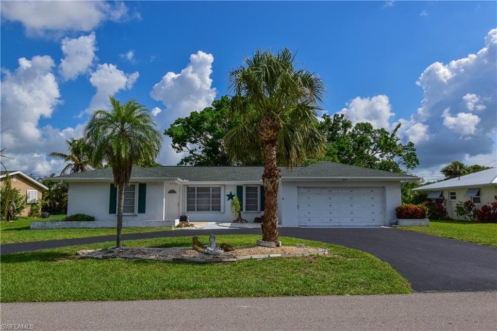 241 SE 44th TER CAPE CORAL, FL 33904