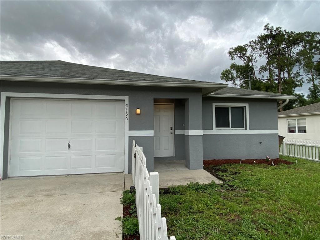 2436 Joe AVE S LEHIGH ACRES, FL 33973