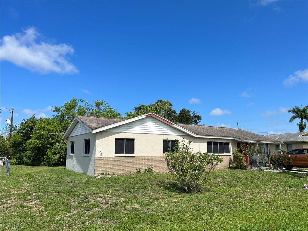 2145 Dominica AVE FORT MYERS, FL 33905