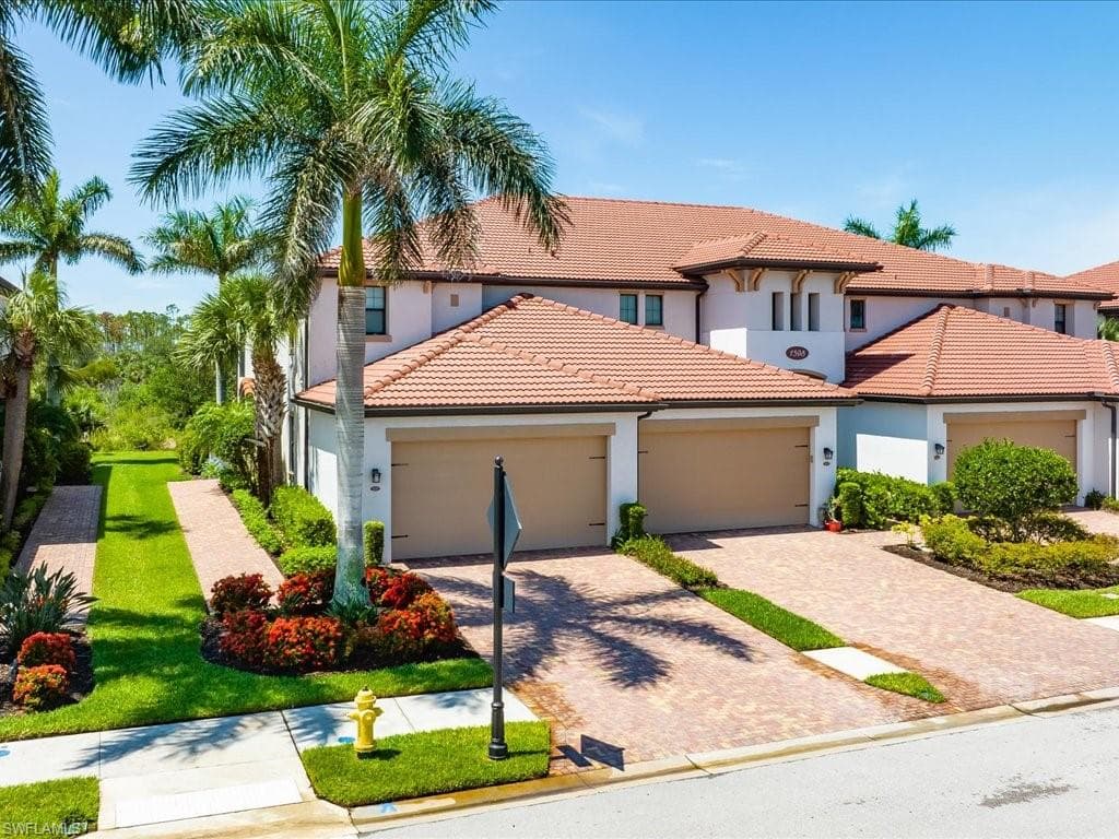 1598 Oceania DR S 3-101 NAPLES, FL 34113