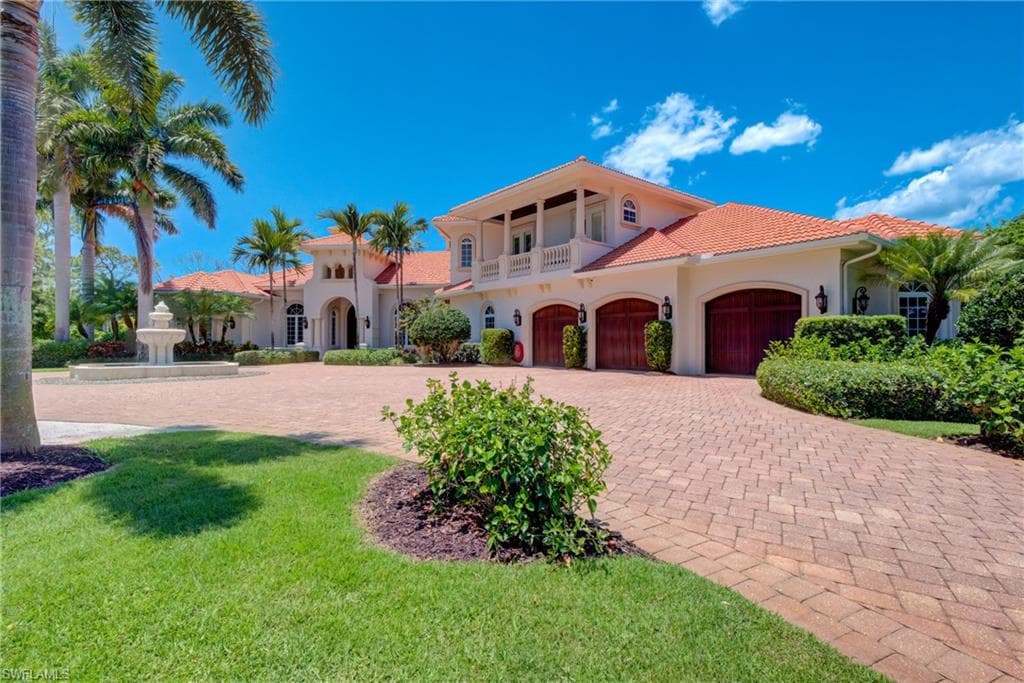 215 Caribbean RD NAPLES, FL 34108
