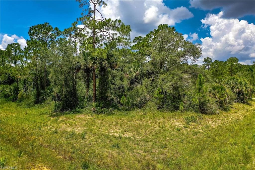 301 CHARLES DUKE PL LABELLE, FL 33935