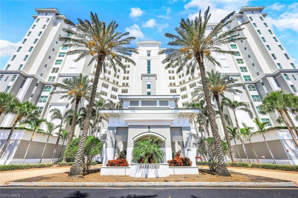 315 Dunes BLVD PH-6 NAPLES, FL 34110