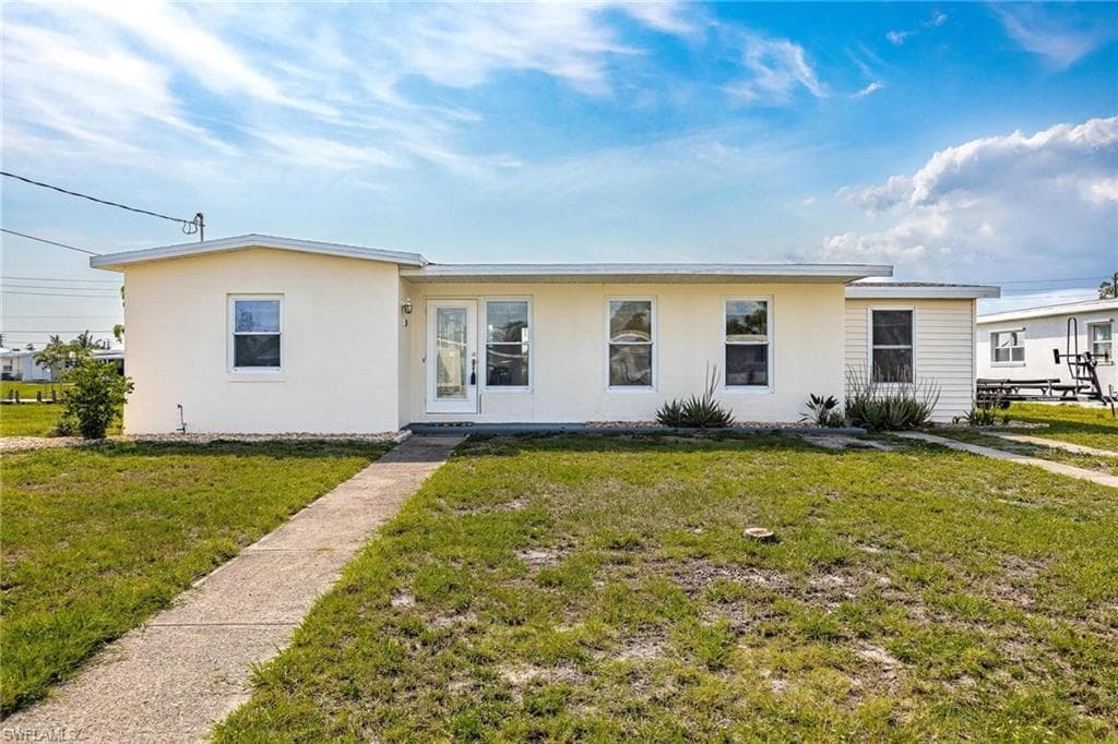 128 Godfrey AVE NE PORT CHARLOTTE, FL 33952