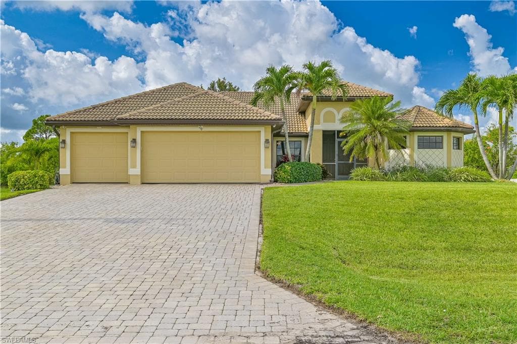 218 NE 15th TER CAPE CORAL, FL 33909