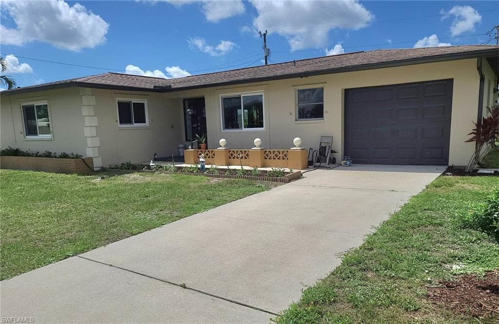 1214 SE 33rd TER CAPE CORAL, FL 33904