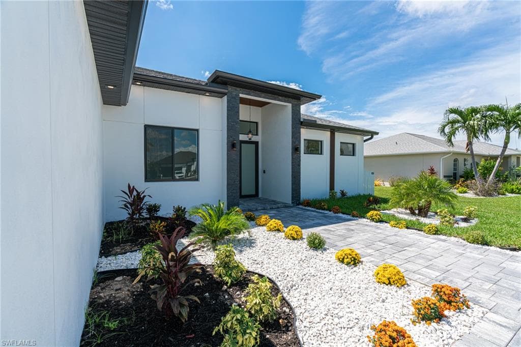 2004 Savona PKWY W CAPE CORAL, FL 33914