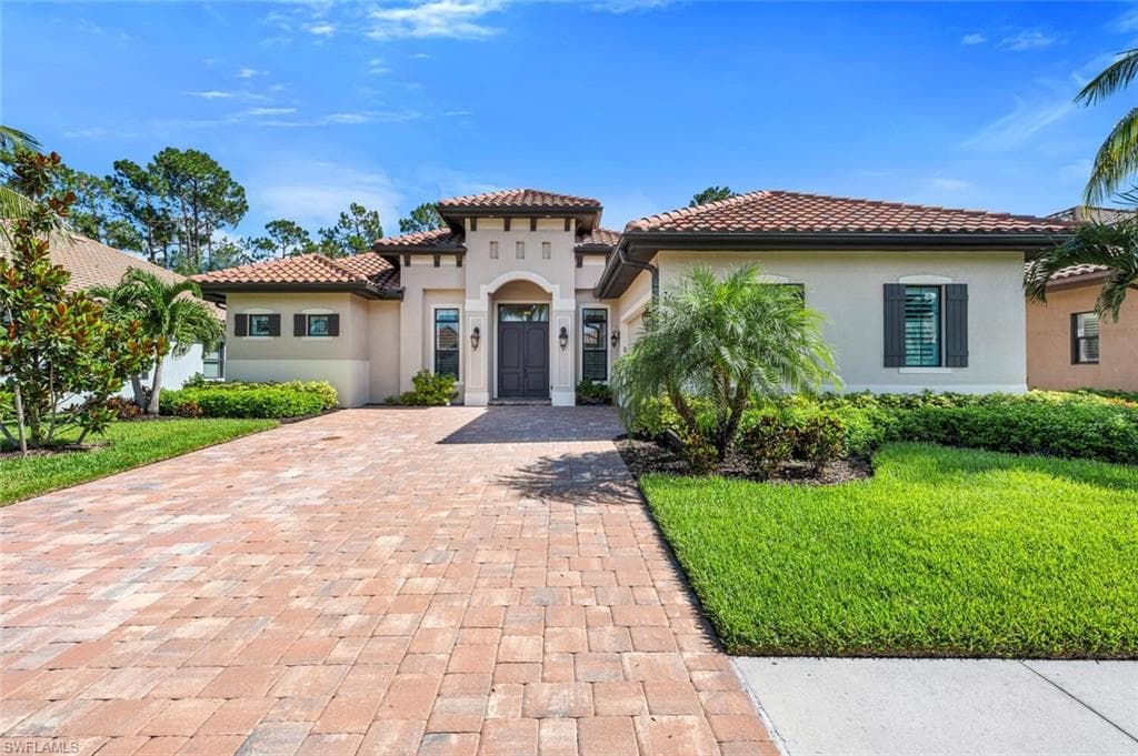 7437 Acorn WAY NAPLES, FL 34119