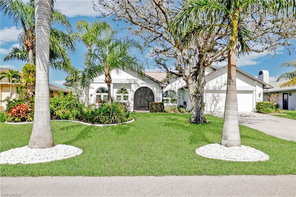 123 SW 49th TER CAPE CORAL, FL 33914