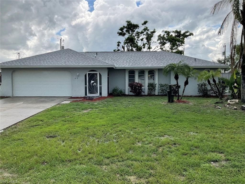 636 SE 11th PL CAPE CORAL, FL 33990