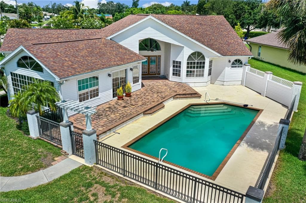 300 Cleveland AVE LEHIGH ACRES, FL 33936