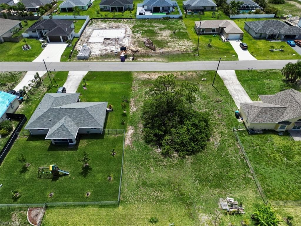639 NE 2nd PL CAPE CORAL, FL 33909