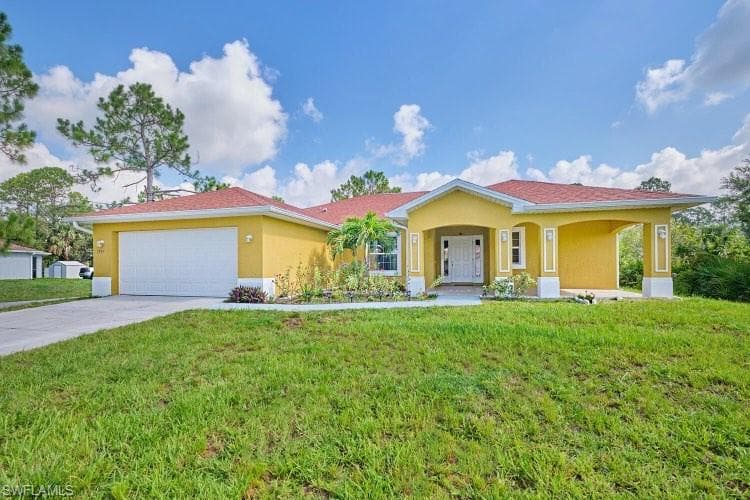 3224 52nd ST W LEHIGH ACRES, FL 33971