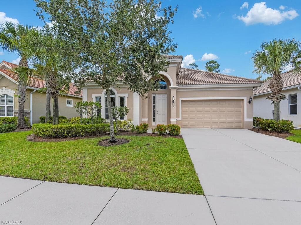 7984 Princeton DR NAPLES, FL 34104