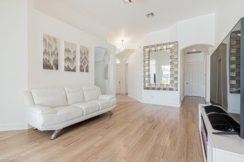 8710 Ibis Cove CIR NAPLES, FL 34119