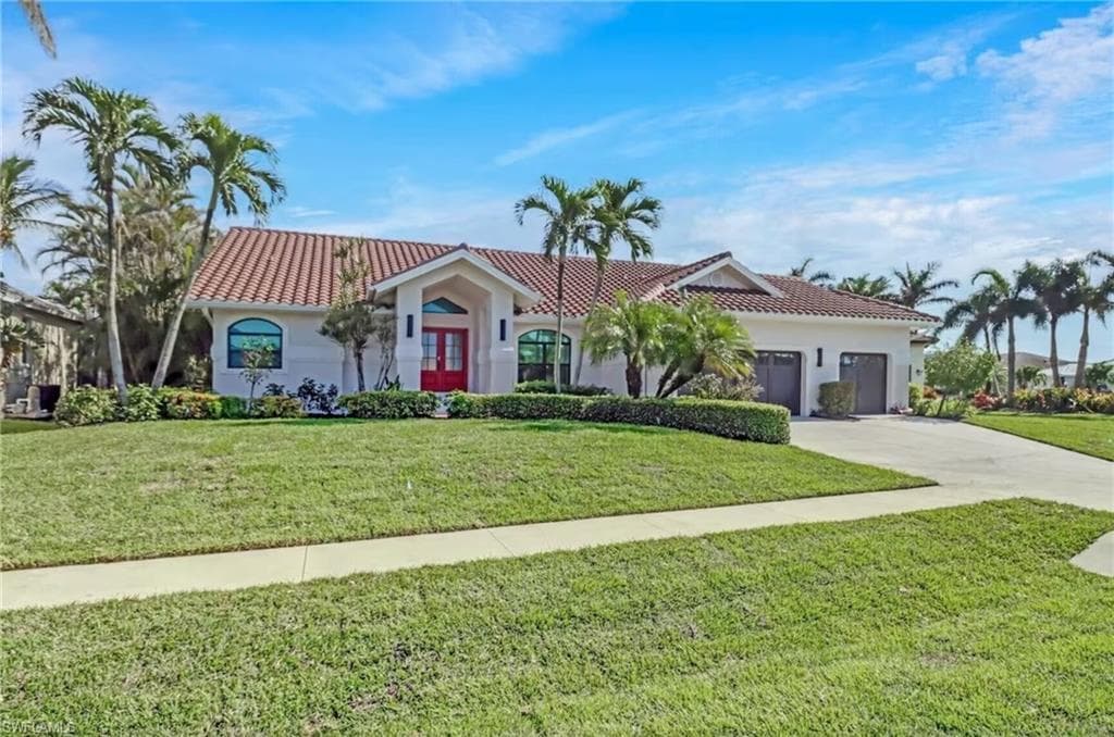 350 Henderson CT MARCO ISLAND, FL 34145