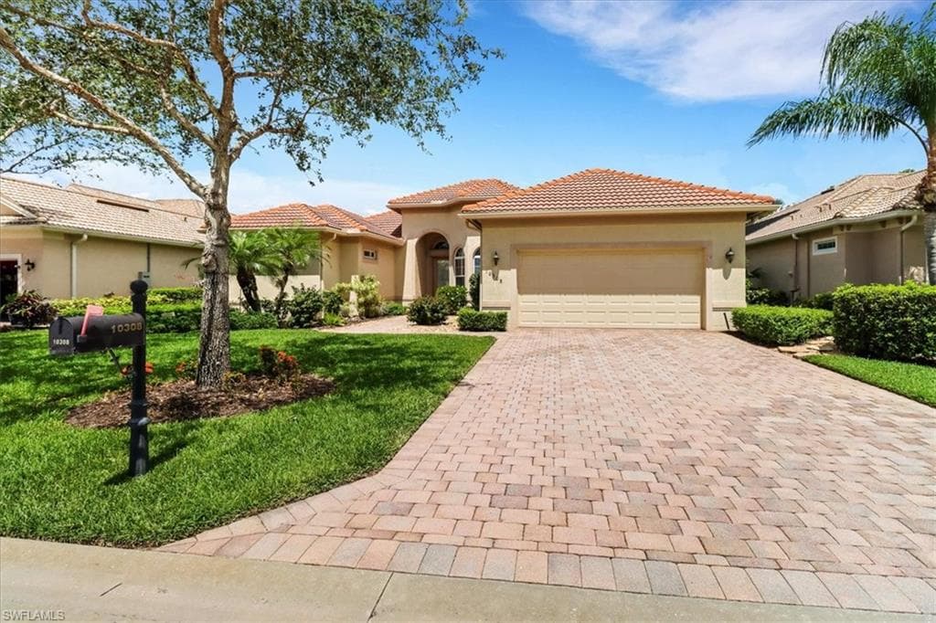 10308 Yorkstone DR BONITA SPRINGS, FL 34135