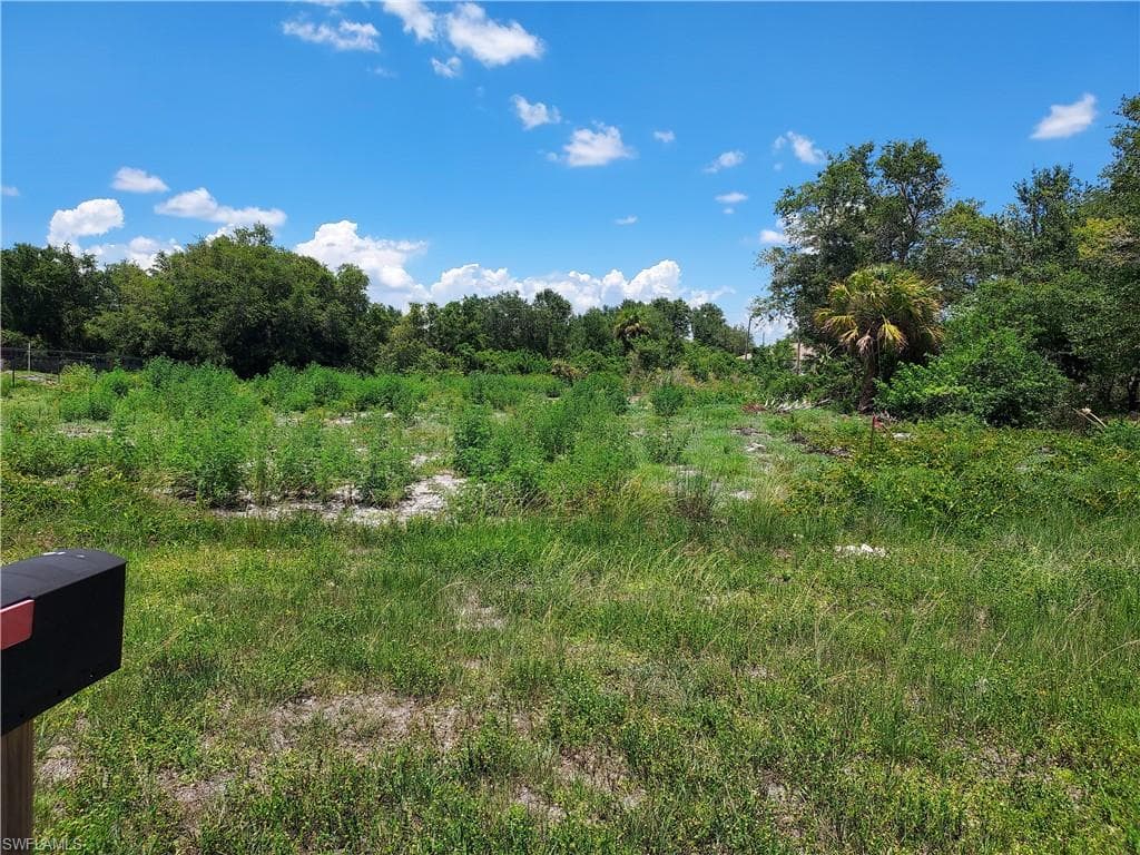 517-519 Grant BLVD LEHIGH ACRES, FL 33974