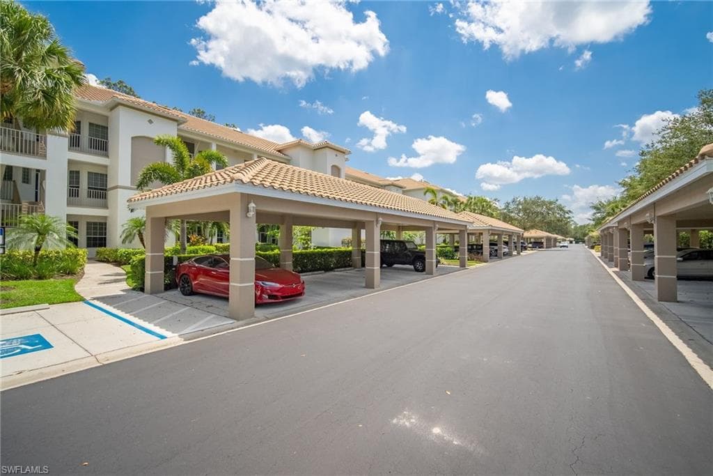 8259 Parkstone PL 103 NAPLES, FL 34120