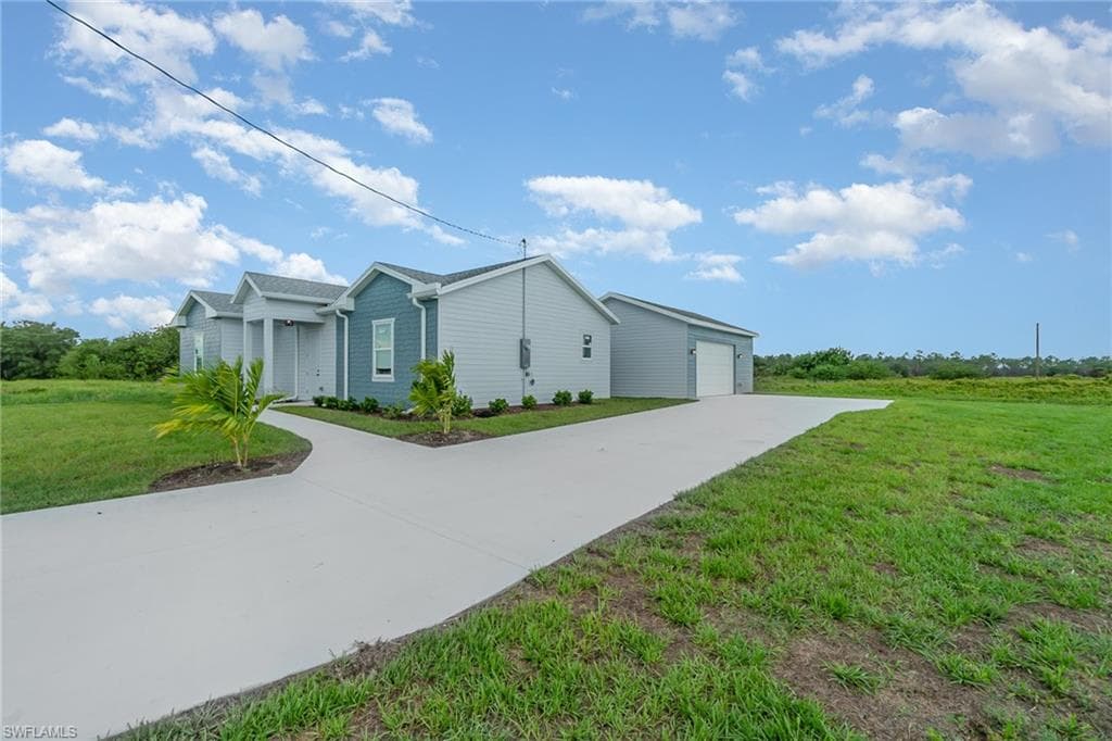 9022 Bamboo CIR LABELLE, FL 33935