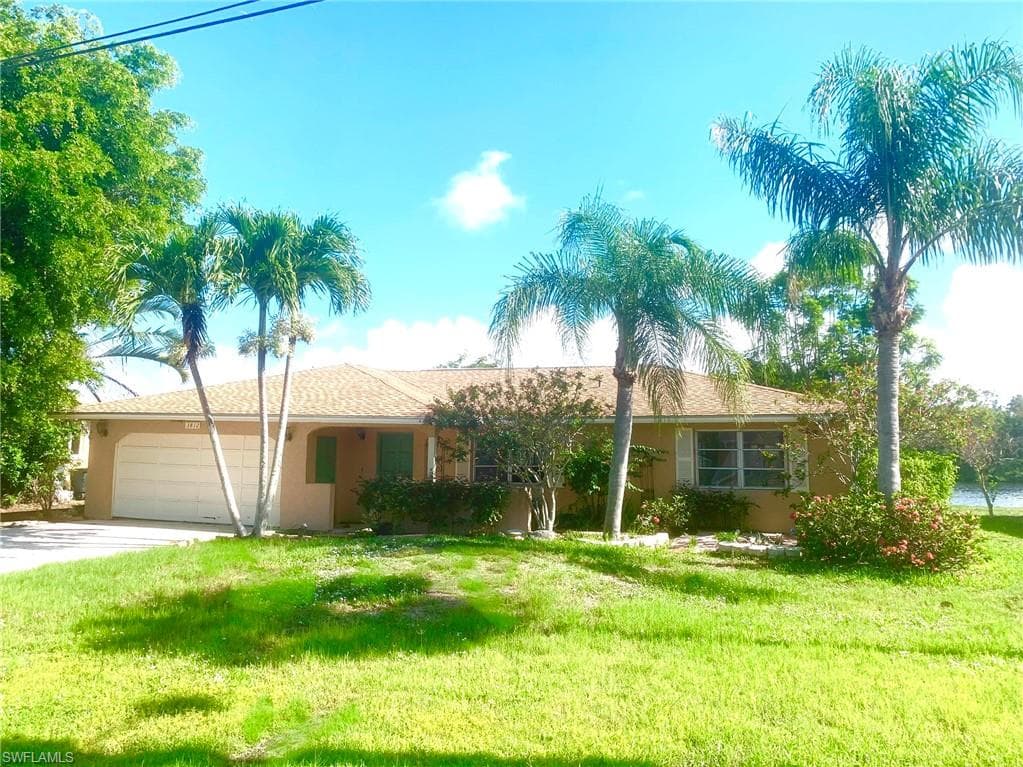 3812 Riviera CIR BONITA SPRINGS, FL 34134