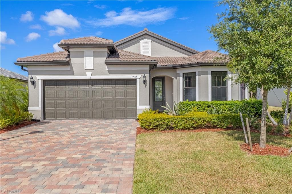 17157 OAKSTEAD DR ALVA, FL 33920