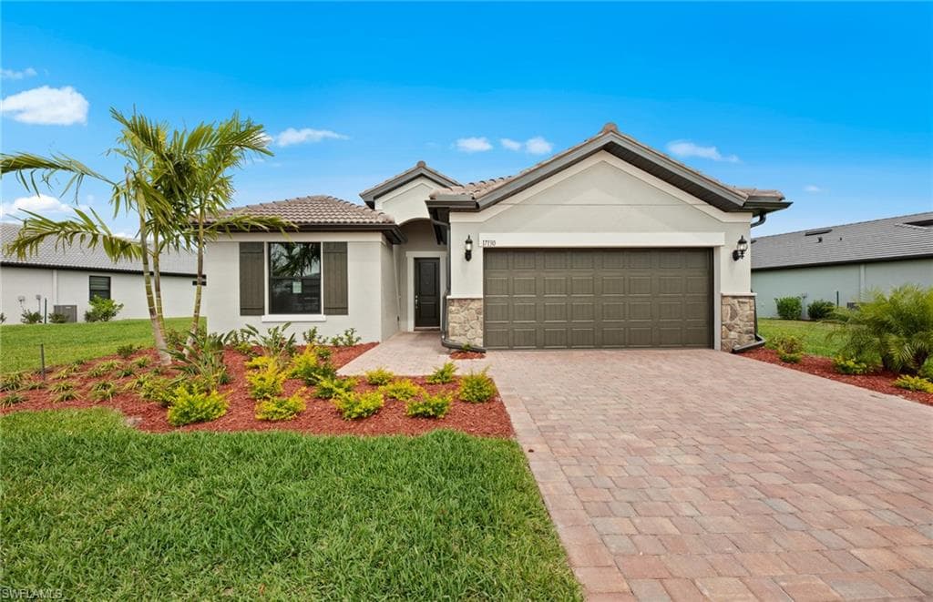 17098 OAKSTEAD DR ALVA, FL 33920