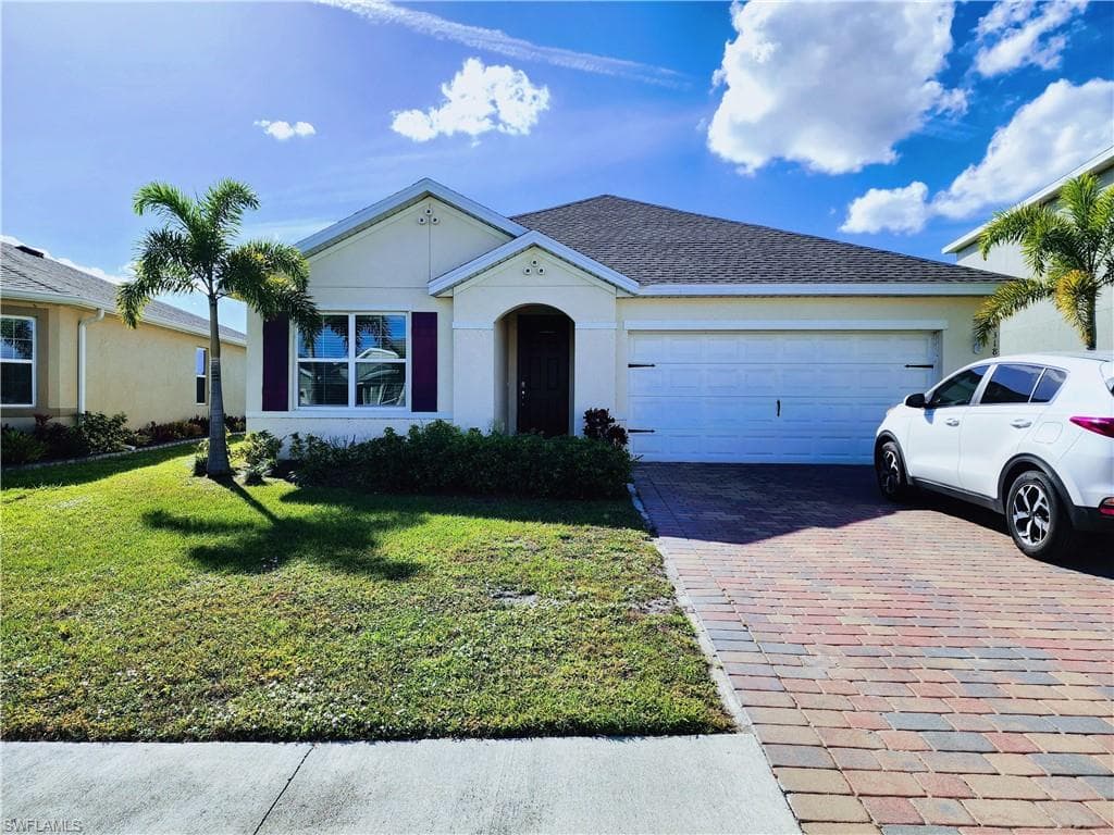 3184 Estancia LN CAPE CORAL, FL 33909