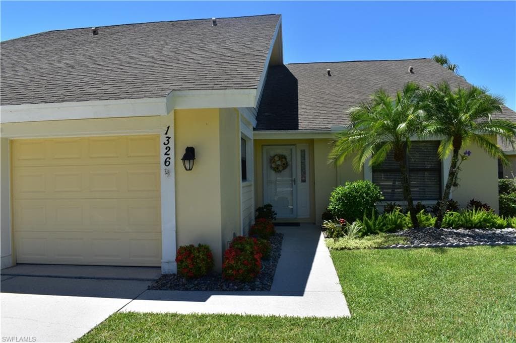 1326 Park Lake DR 29-R NAPLES, FL 34110