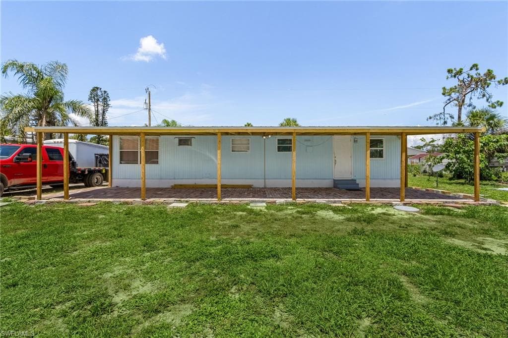 8336 Tolles DR NORTH FORT MYERS, FL 33917