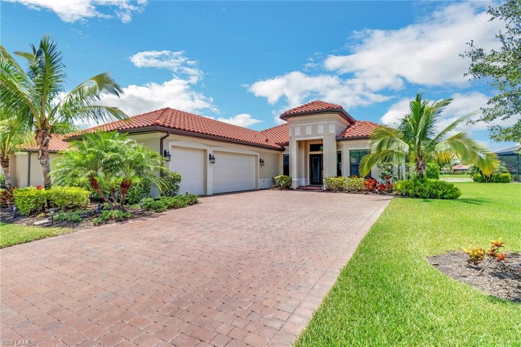 1512 Mockingbird DR NAPLES, FL 34120