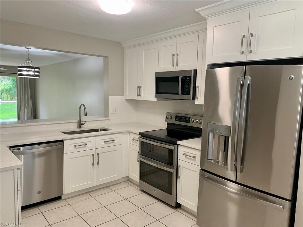 621 Squire CIR 103 NAPLES, FL 34104